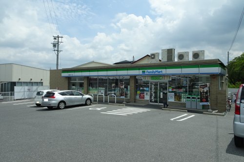コンビニ　ファミリーマート 岡崎稲熊一丁目店（コンビニ）まで151m