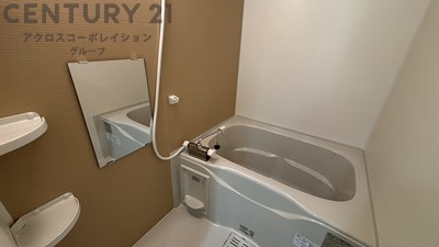 バス・シャワールーム　浴室乾燥機付きで便利です♪