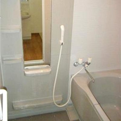 バス・シャワールーム　※写真は別号室のものですので現状優先とさせていただきます