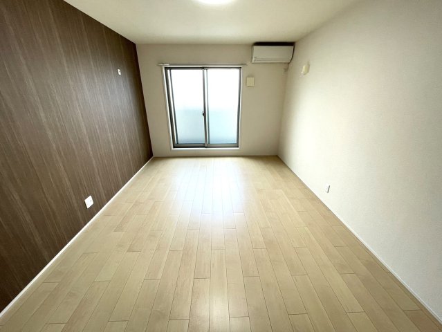 フジパレス山之内II番館の居間写真