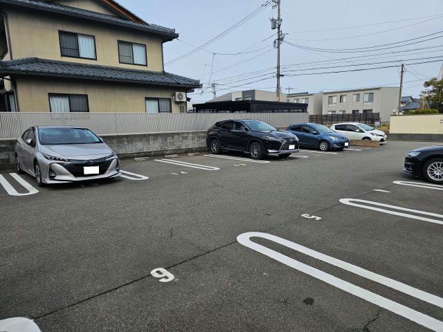 駐車場　駐車場