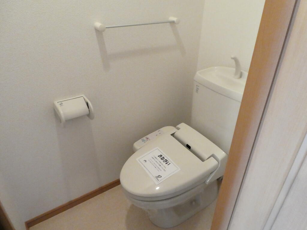 トイレ　※内観写真・動画・パノラマは同アパート左右反転間取りのお部屋
