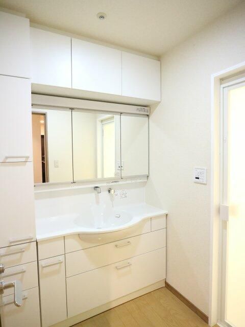 洗面設備　別タイプ部屋　参考写真です