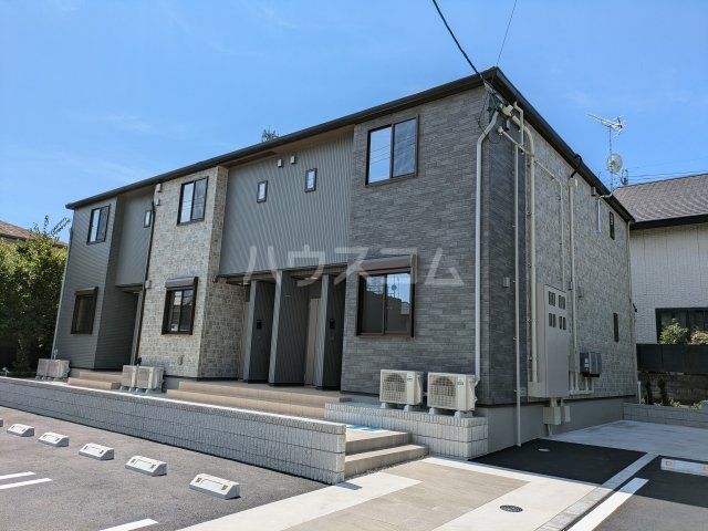 【焼津市西小川のアパートの建物外観】