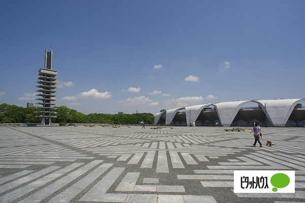 【ルーブル駒沢大学参番館の公園】