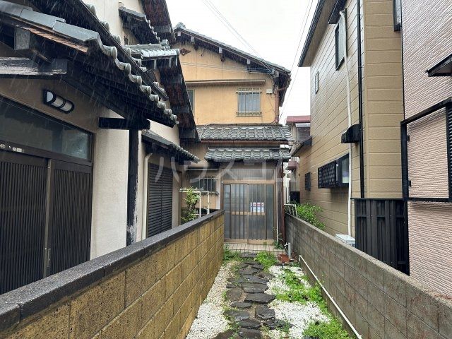 和泉市井ノ口町貸家の建物外観