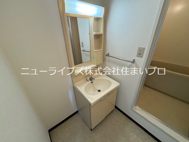 【寝屋川市打上元町のマンションの洗面設備】