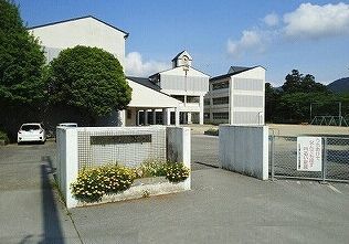 【ヴィラわかばIIの小学校】