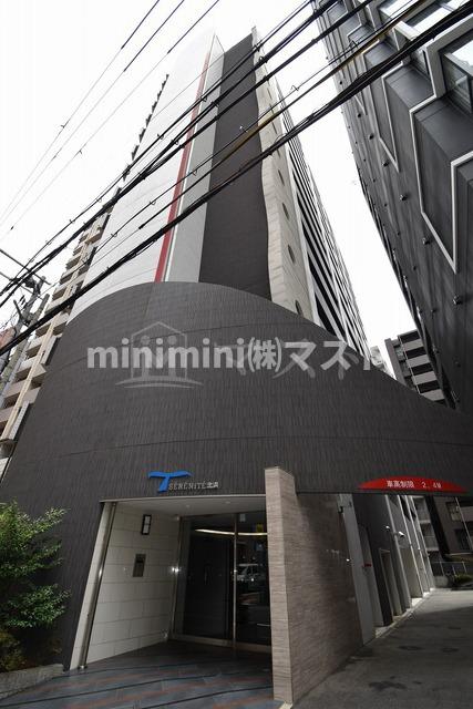 【大阪市中央区東高麗橋のマンションの建物外観】