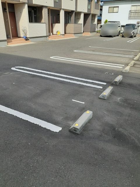 【リブランカの駐車場】