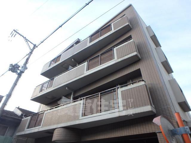 大阪市淀川区三津屋南のマンションの建物外観