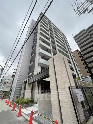 大阪市浪速区幸町のマンションの建物外観