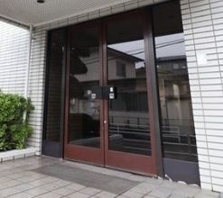 【船橋市東船橋のマンションの玄関】