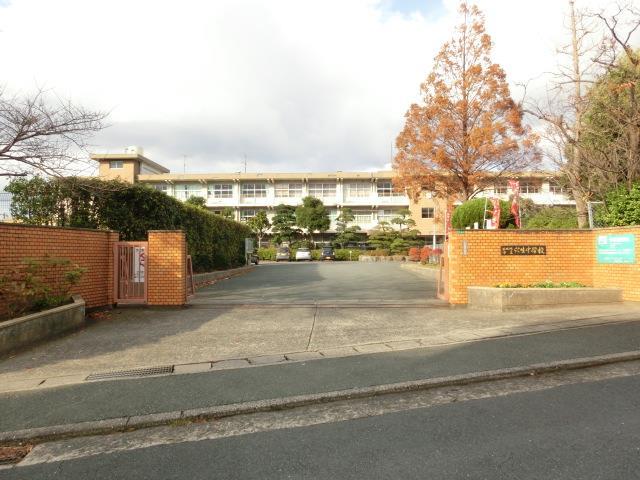 【北九州市八幡西区鷹の巣のマンションの中学校】