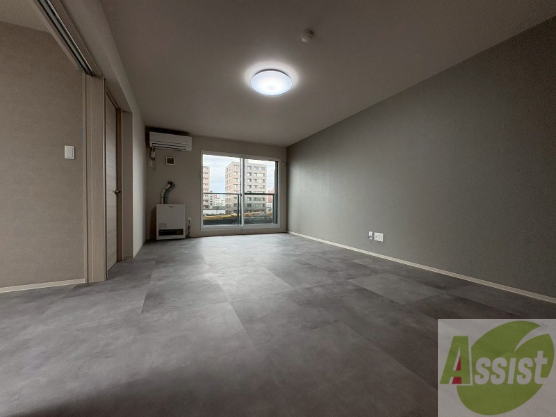 居室・リビング　広々としたリビングですね。使い勝手がよさそうですね！