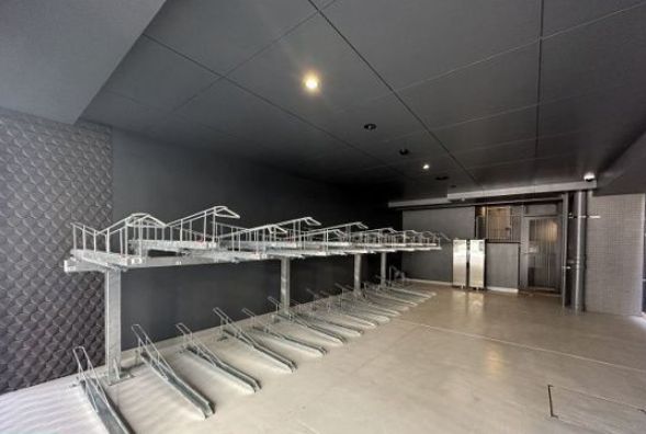 駐車場　駐輪場