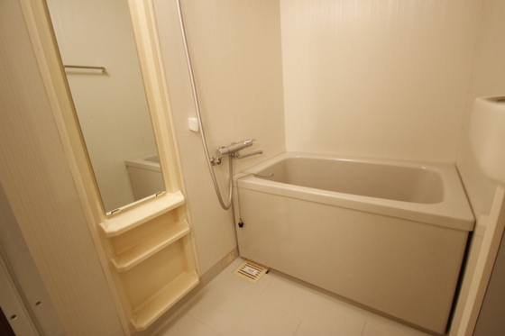 バス・シャワールーム　※別部屋の写真です