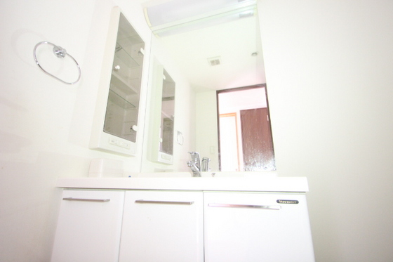 洗面設備　※別部屋の写真です