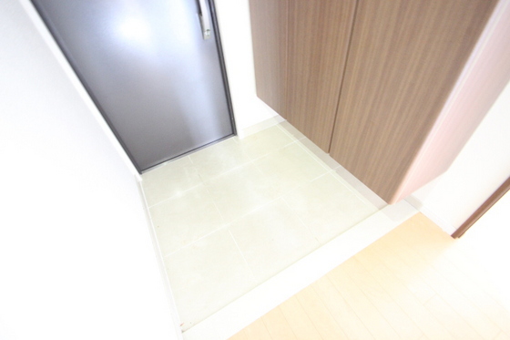 玄関　※別部屋の写真です