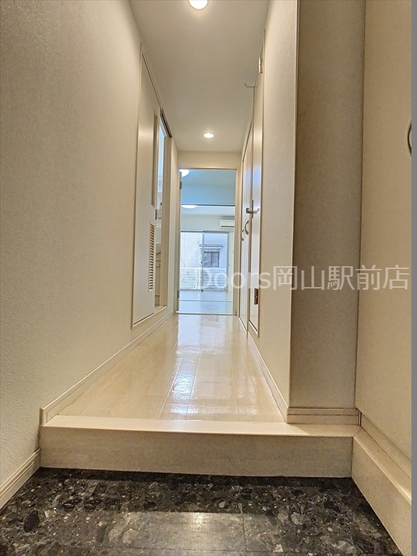 玄関　別室の写真になります。