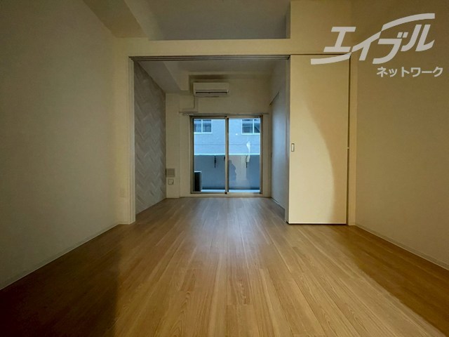 居室・リビング　洋室全体のお写真になります。