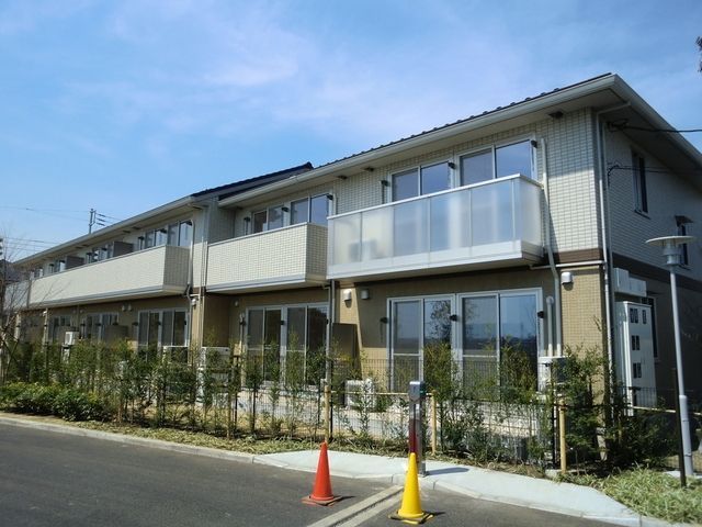 建物外観　★南向き日当り良好・大手ハウスメーカー施工のテラスハウスで…