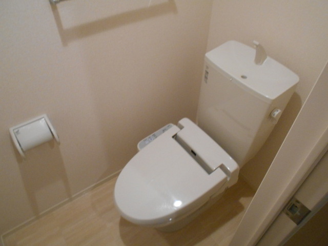 トイレ　温水洗浄便座