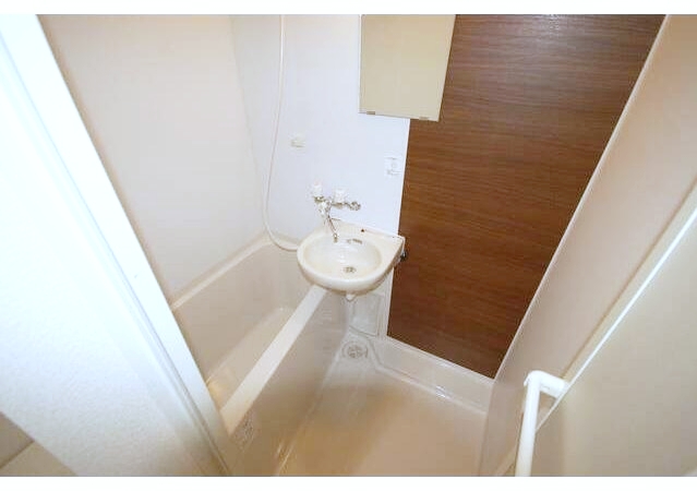 バス・シャワールーム　日々の疲れを癒すお風呂です♪