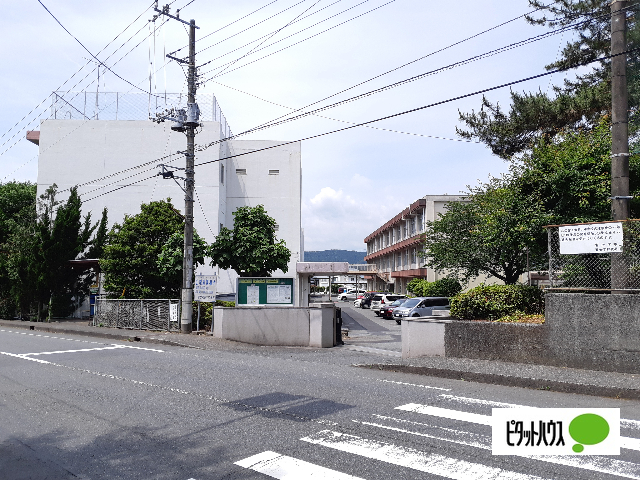 中学校　富士宮市立富士宮第二中学校（中学校）まで1040m