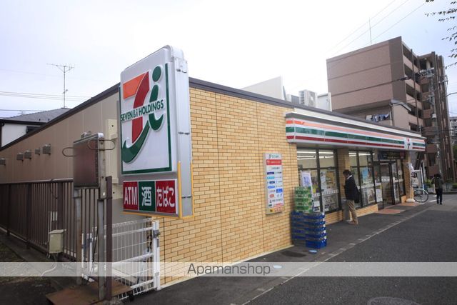 コンビニ　セブンイレブン（コンビニ）まで636m