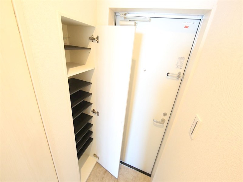 玄関　玄関　シューズボックス付　同仕様写真