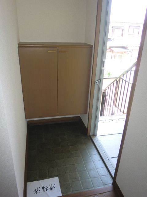 玄関　下駄箱付き玄関