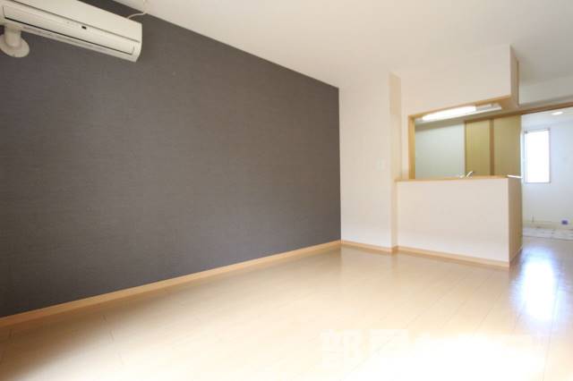 居室・リビング　１０５号室の写真を流用しています。