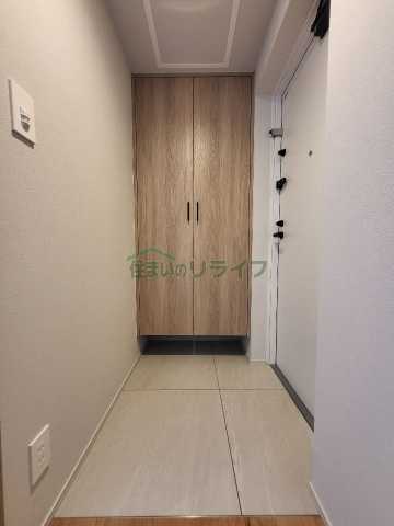 玄関　別部屋参考写真となります。