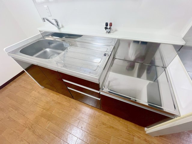 キッチン　あなたの好みに合わせたコンロを置いてくださいね。