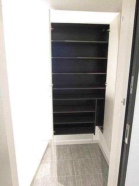 玄関　（別タイプ参考写真）彰文居ＦＲｅｃｏＡ向丘　文京区向丘2