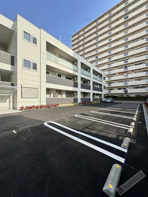 駐車場　広々とした駐車スペースを確保されております♪♪