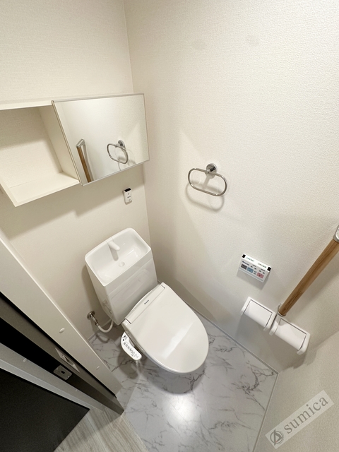 トイレ　温水洗浄便座付き♪♪