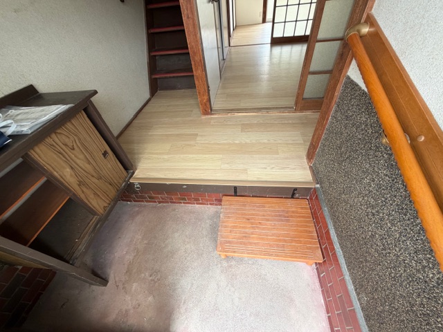 富松町2丁目テラスハウスの玄関写真
