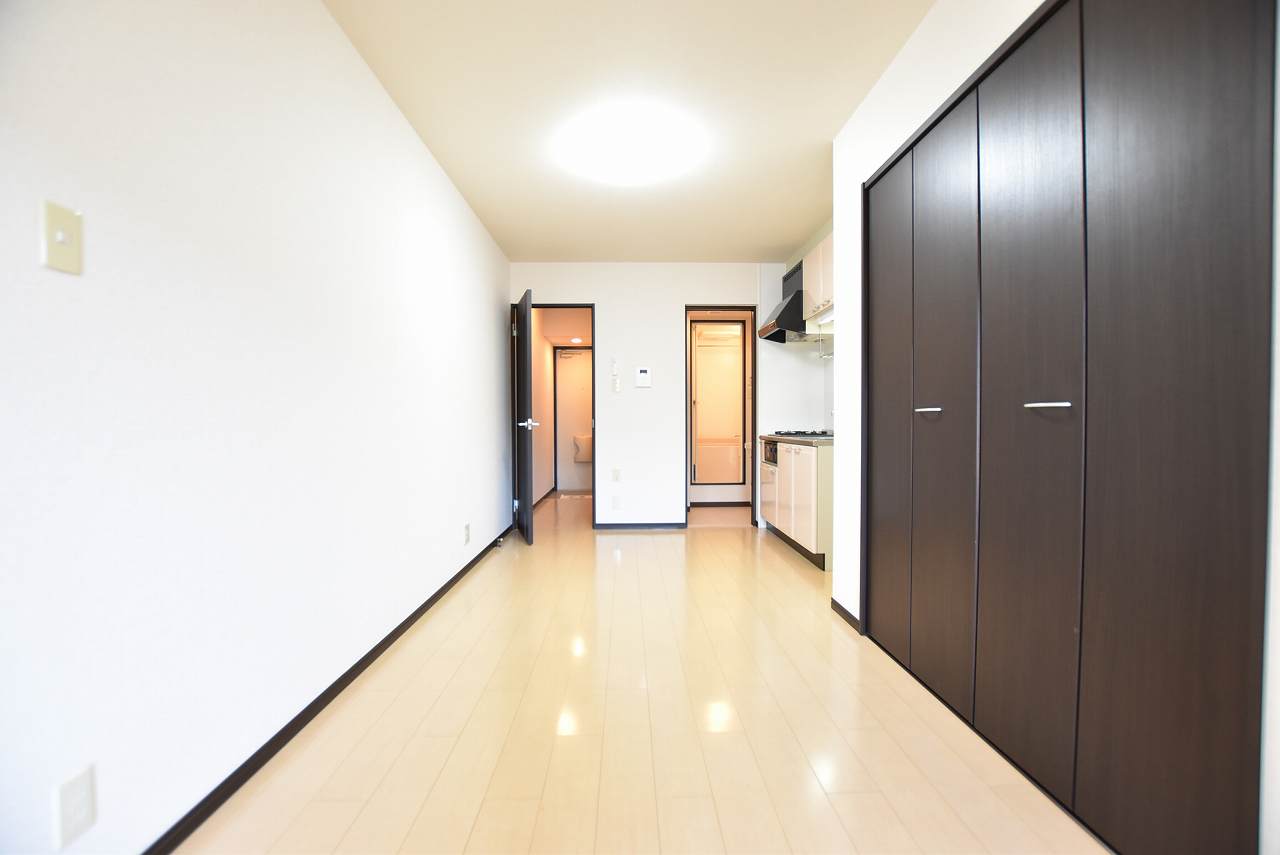 居室・リビング　同物件、別号室の写真です。