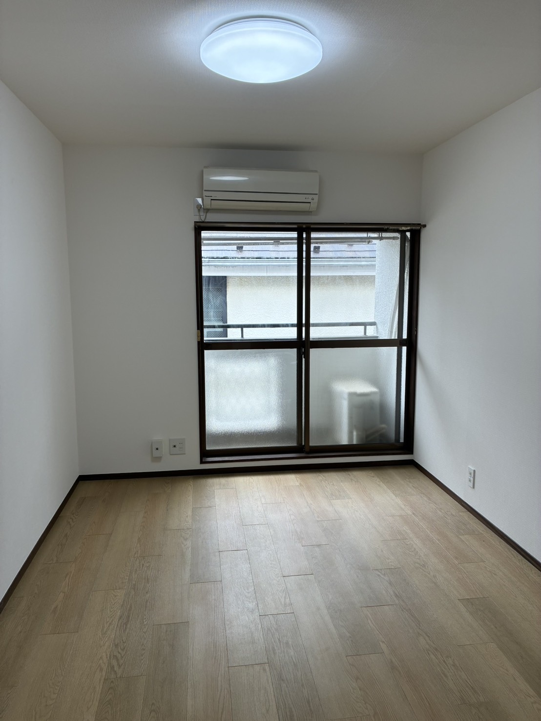 居室・リビング　南向きで明るさ際立つ居室