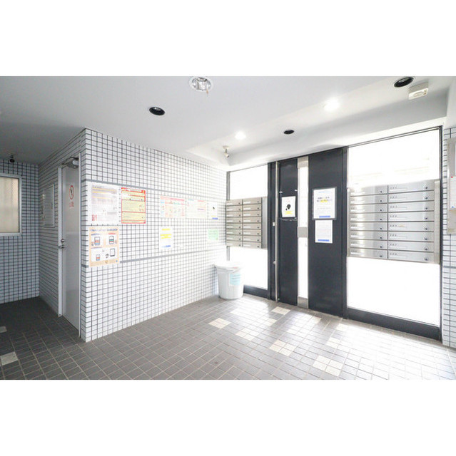 居室・リビング　こちらの居間で趣味の時間をお楽しみください