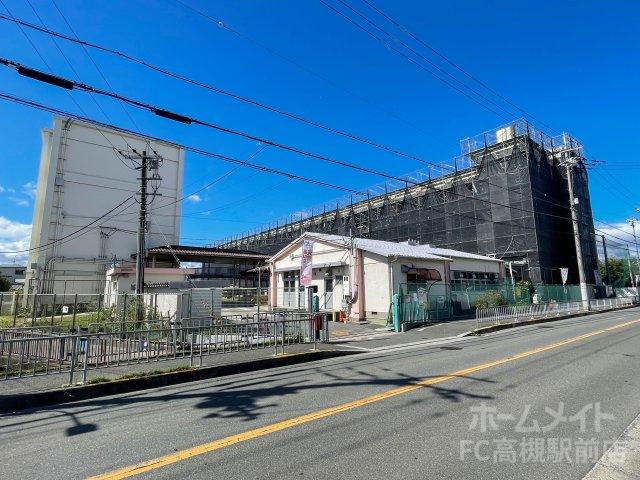 小学校　高槻市立南大冠小学校（小学校）まで349m