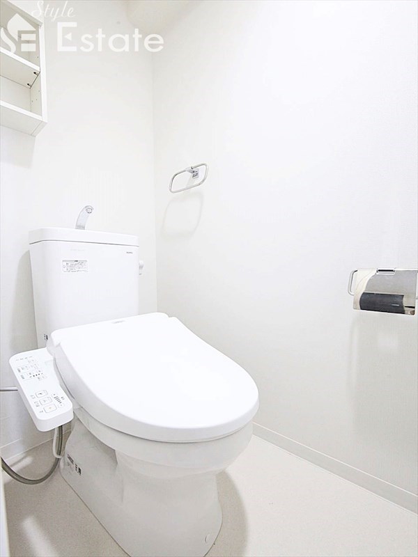 トイレ　温水洗浄便座