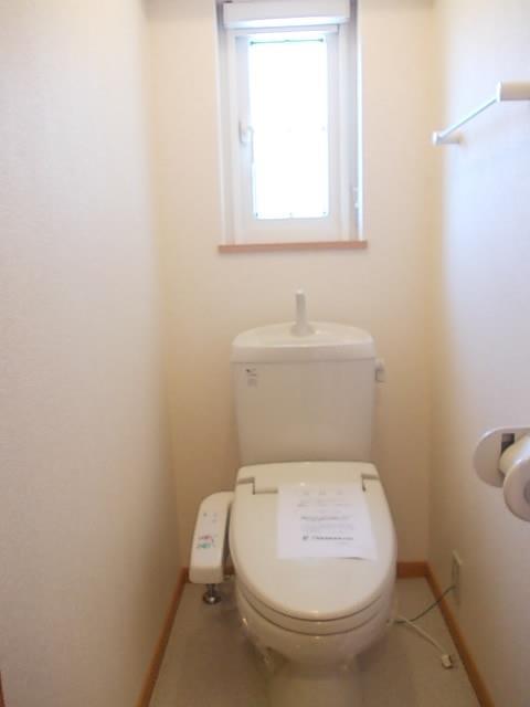 トイレ　温水洗浄便座