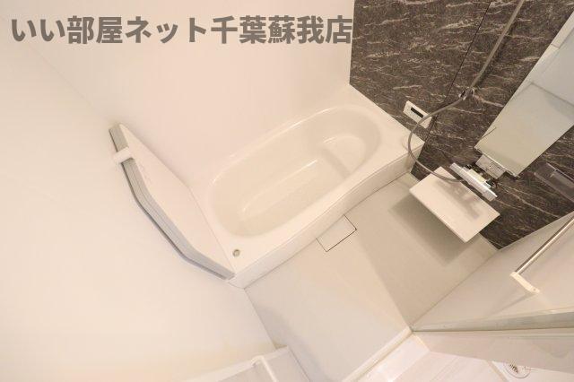 バス・シャワールーム　落ち着いた空間のお風呂です