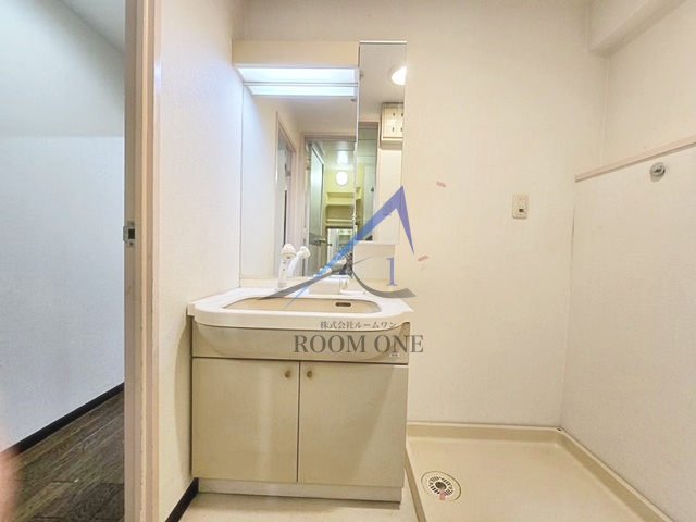 洗面設備　独立洗面台です。