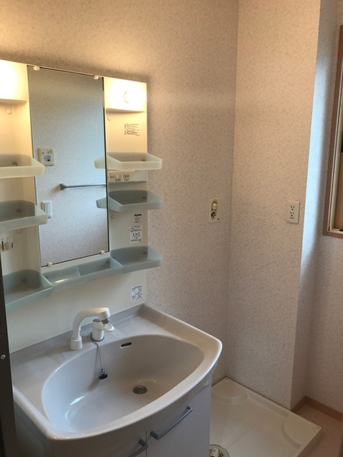 洗面設備　同仕様