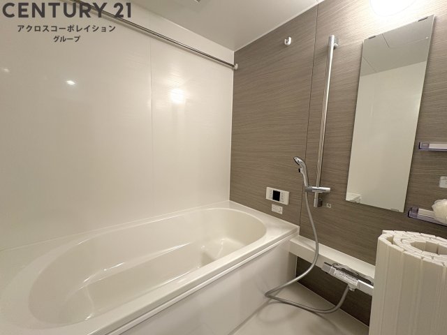 バス・シャワールーム　浴室乾燥機付きで便利です！