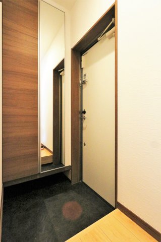 玄関　参考写真（同物件別部屋）参考写真（同物件別部屋）